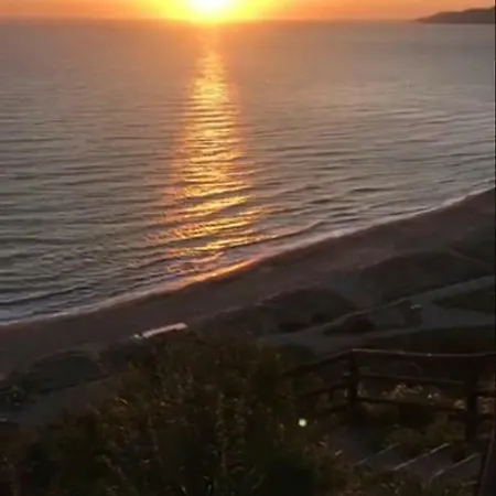 La Rosa Del Cilento